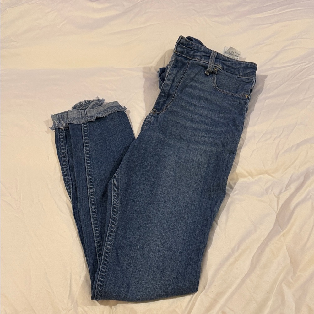 Hollister Indigo Ankle Crop Jeans with Frayed Cuff
